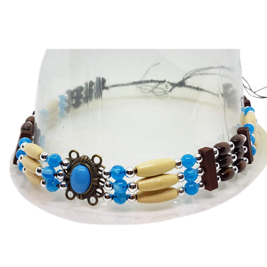 Perlenhutband mit Concho und blauen Kunststein für individuellen Stil